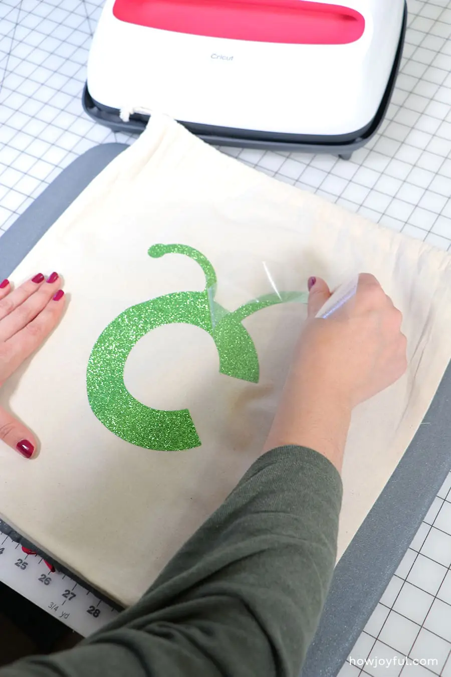 DON'T RUIN YOUR PROJECT! How To Iron On Cricut Vinyl With Regular Irons for  Beginners 